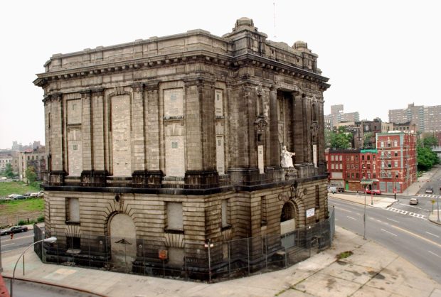 The old Bronx Courthouse on East 161 Street between Third Avenue and Brook Avenue. Real Estate. Bronx Borough Courthouse takes up a full block at the intersection of East 161st Street between Third and Brook Avenues in Melrose and has been vacant for nearly 50 years. It's pictured here in 1996. (Michael Schwartz for New York Daily News)