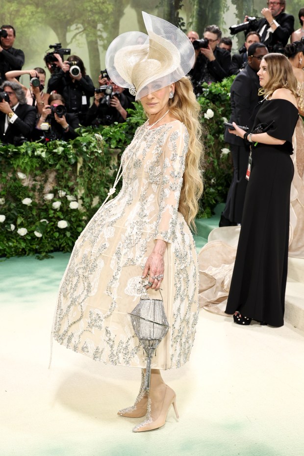 Sarah Jessica Parker attends The 2024 Met Gala Celebrating "Sleeping Beauties: Reawakening Fashion" at The Metropolitan Museum of Art on May 06, 2024 in New York City.
